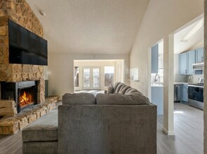 504 Hilltop Dr in Weatherford, TX - Building Photo - Building Photo