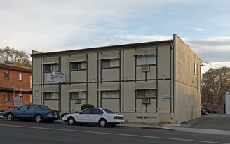 Douglas Arms in Reno, NV - Building Photo