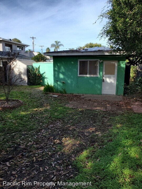 135 Athena St-Unit -A&B in Encinitas, CA - Building Photo