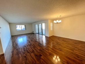 295 Lynn Shore Dr, Unit 105 in Lynn, MA - Building Photo - Building Photo