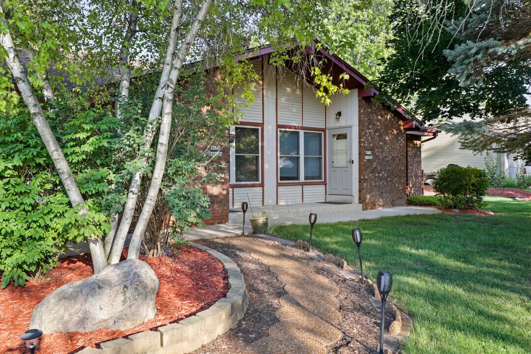 W156N10506 Jefferson Ln in Germantown, WI - Building Photo