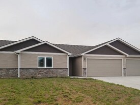 5406 Haddon Ct in Manhattan, KS - Building Photo