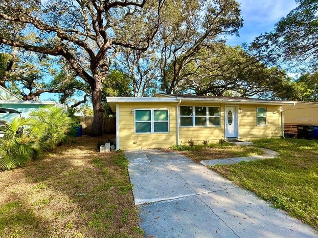 1280 Bertland Way in Clearwater, FL - Building Photo - Building Photo