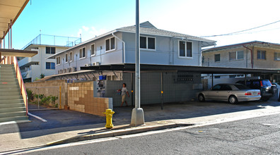 1218 Makaloa St in Honolulu, HI - Building Photo - Building Photo