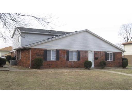 1291 Hilltop Cir in Troy, OH - Building Photo