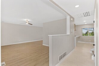 12992 W Jewell Cir in Lakewood, CO - Foto de edificio - Building Photo