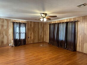 1424 S Academy Rd in Guthrie, OK - Building Photo - Building Photo