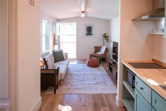 property at 3812 Fulton St