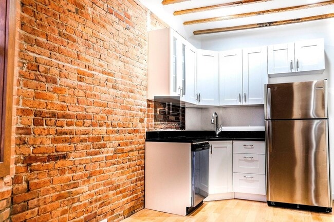 43 Cumberland St in Brooklyn, NY - Building Photo - Building Photo