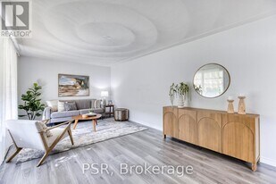 80 Westwood Dr in Kitchener, ON - Building Photo