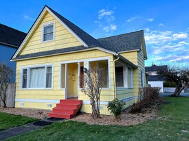 2123 Park St, Unit Columbia Neighborhood 4BR/2BA in Bellingham, WA - Building Photo