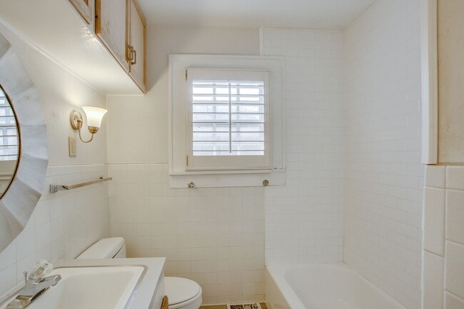 2405 21st St in Lubbock, TX - Building Photo - Building Photo