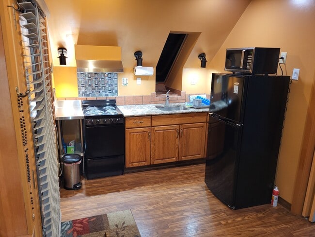 555 School House Rd, Unit 1