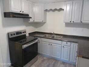 237 Helen Ave in Panama City, FL - Foto de edificio - Building Photo