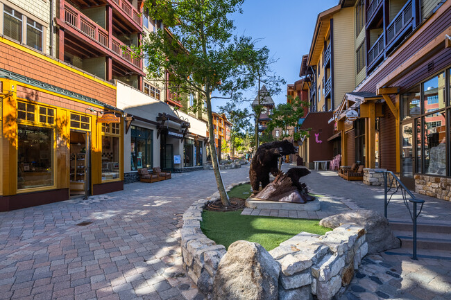 Lincoln House in Mammoth Lakes, CA - Building Photo - Building Photo