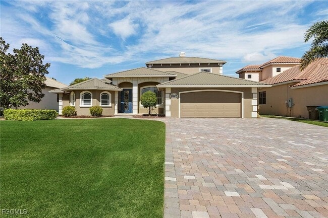 property at 2827 SW 33rd St
