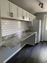 602 E Beacon Ave, Unit Upper in New London, WI - Building Photo - Building Photo