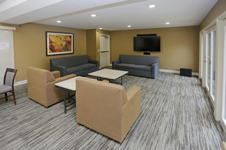 Vernon Oaks Apartments in Edina, MN - Foto de edificio - Interior Photo