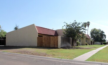 Cortez Grove Gardens in Phoenix, AZ - Building Photo - Building Photo