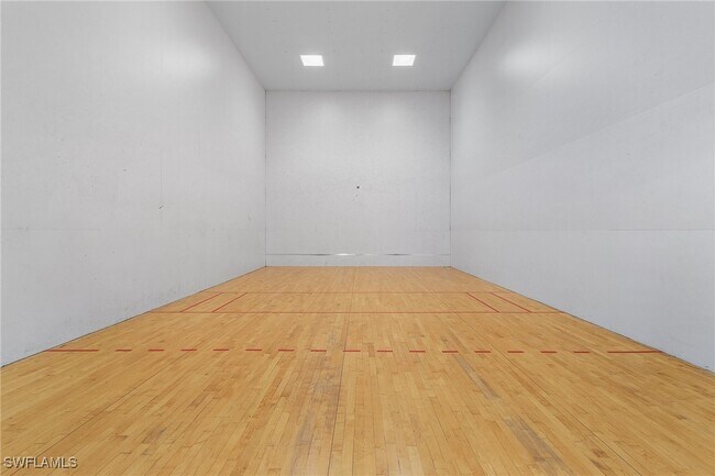 1180 Wildwood Lakes Blvd in Naples, FL - Building Photo - Building Photo