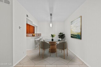 5580 Spanish Oak Ln in Oak Park, CA - Building Photo - Building Photo