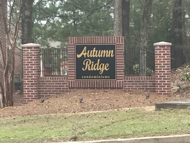 951 Frontage Rd in Oxford, MS - Foto de edificio - Building Photo