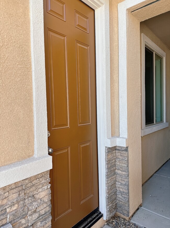 4061 Hudson Ln in Lake Elsinore, CA - Building Photo - Building Photo