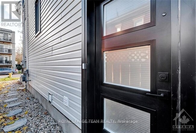 1307 Thames St in Ottawa, ON - Building Photo - Building Photo