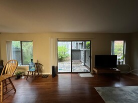 14401 NE 43rd Pl Apartamentos