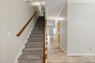 377 Church St in Versailles, KY - Building Photo - Building Photo