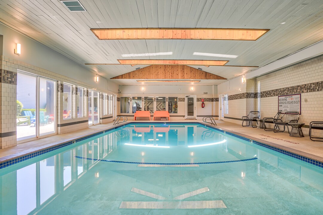 Courtyards at Cedar Hills in Beaverton, OR - Foto de edificio