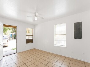 315 Isbell Rd in Fort Worth, TX - Building Photo - Building Photo