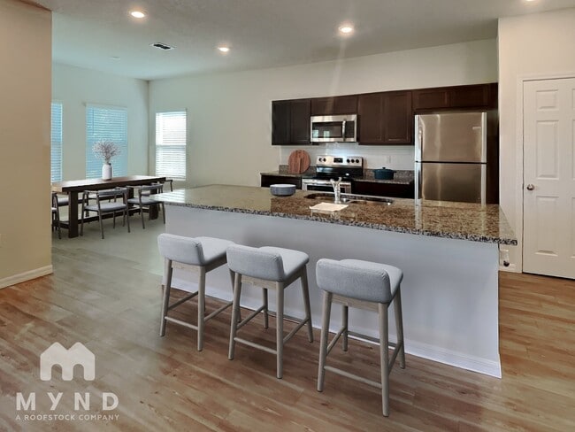 1503 Panther Lk Pkwy in Jacksonville, FL - Foto de edificio - Building Photo