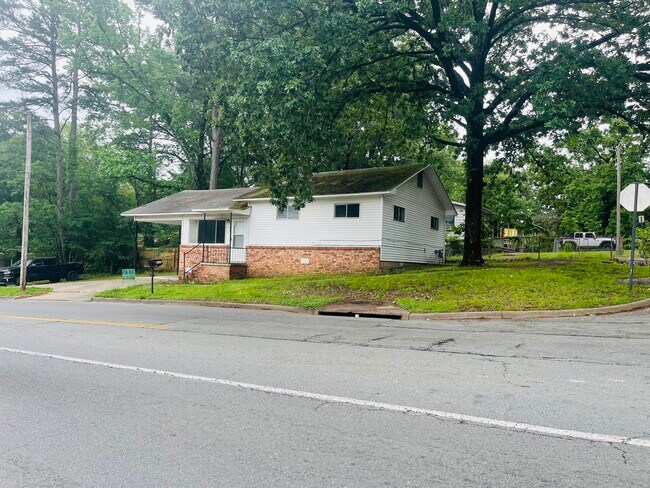 9115 W 36th St in Little Rock, AR - Building Photo - Building Photo