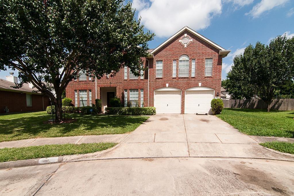 8206 Cherryshire Ct in Houston, TX - Building Photo