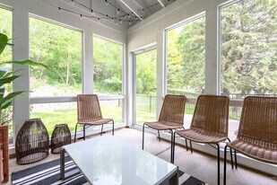 120 W Main St in Fontana-on-Geneva Lake, WI - Building Photo