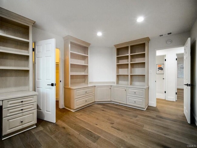 property at 4732 Del Moreno Dr
