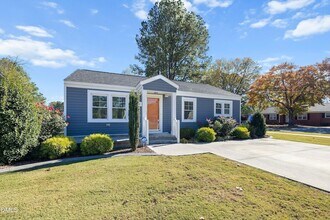 209 S Walnut St in Princeton, NC - Foto de edificio - Building Photo
