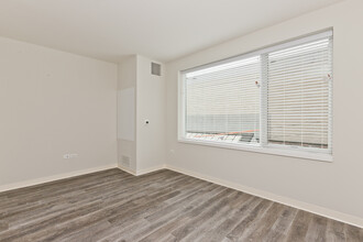 6150 N Broadway-Unit -202 in Chicago, IL - Building Photo - Building Photo