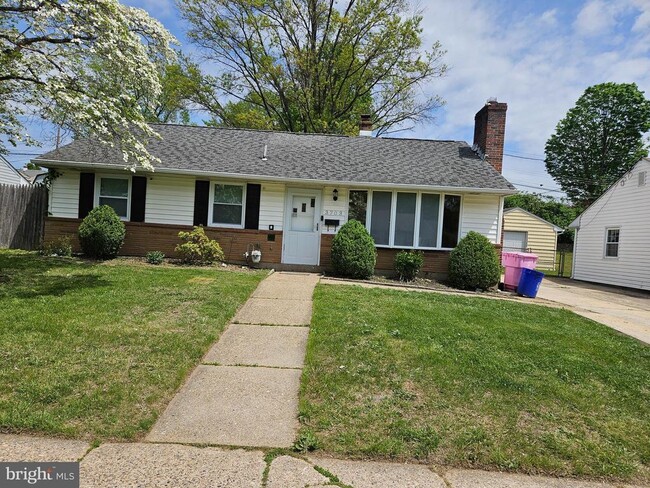 property at 3703 Windsor Dr