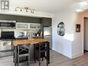 100 Western Battery Rd in Toronto, ON - Building Photo - Building Photo