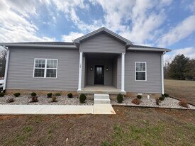 104 Ward Way in Auburn, KY - Building Photo