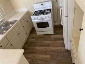 700 N East End Ave-Unit -24 in Pomona, CA - Building Photo - Building Photo