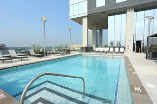 The Residences at OMNI Louisville Apartamentos