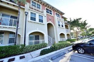 10850 NW 89th Terrace in Doral, FL - Building Photo