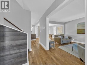 8385 Riverside Dr E in Windsor, ON - Building Photo - Building Photo