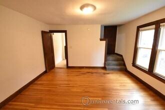 238-240-240 W Pacemont Rd in Columbus, OH - Building Photo - Building Photo