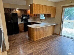 4125 Utica Ridge Rd in Bettendorf, IA - Building Photo - Building Photo