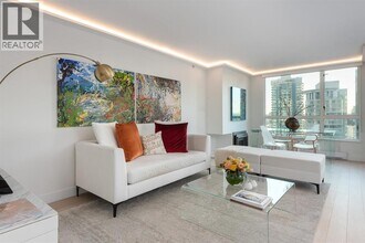 1238 Melville St in Vancouver, BC - Building Photo - Building Photo