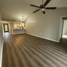 4089 Lake Forest Dr in Sarasota, FL - Building Photo - Building Photo